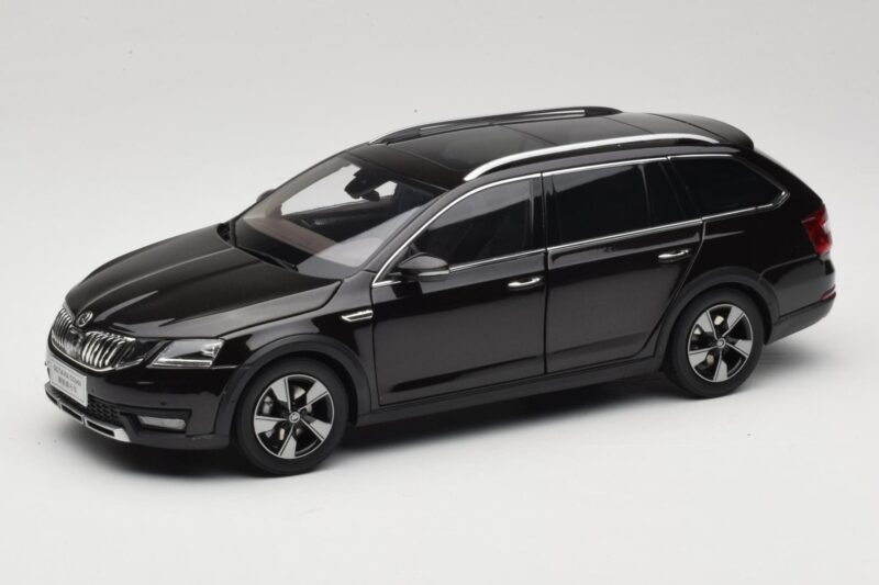 Skoda Octavia Mk4 Combi Brown Paudi Model 1:18 Skoda Octavia Mk4 Combi Brown Paudi Model 1:18 ZMR000005BRA Diecast