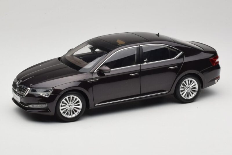 Skoda Superb Mk3 Black Paudi Model 1:18 ZSS000006BLA Diecast
