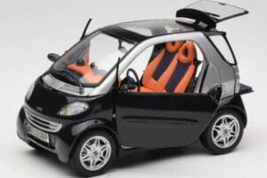 Smart Fortwo Black Kyosho 1:18 0004830V000C08Q00 Diecast - image 2 of 8