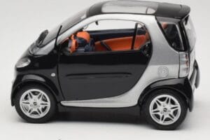 Smart Fortwo Black Kyosho 1:18 0004830V000C08Q00 Diecast - image 4 of 8