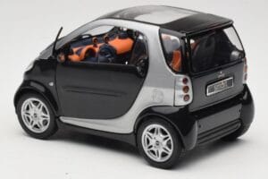 Smart Fortwo Black Kyosho 1:18 0004830V000C08Q00 Diecast - image 7 of 8