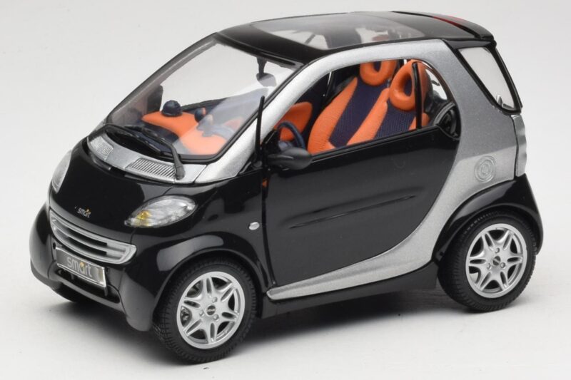 Smart Fortwo Black Kyosho 1:18 Smart Fortwo Black Kyosho 1:18 0004830V000C08Q00 Diecast