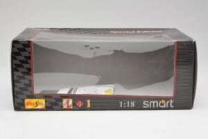 Smart Fortwo Black & White Maisto 1:18 56045 Diecast - image 3 of 3