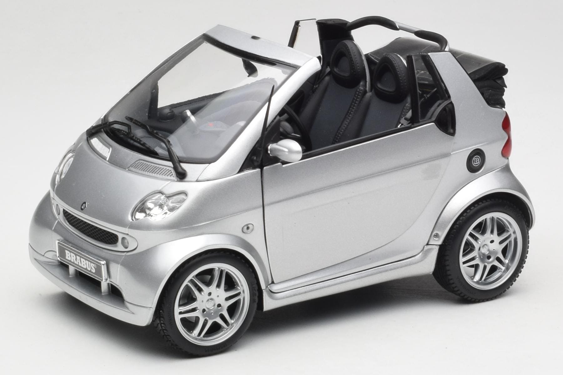 Kyosho Smart Fortwo Brabus Cabrio 1:18 Diecast