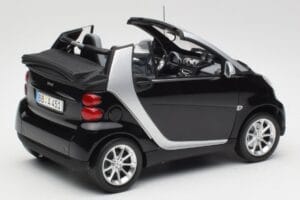 Smart Fortwo Cabrio W451 Black & Silver Minichamps 1:18 Q0022566V001C18Q00 Diecast - image 3 of 8