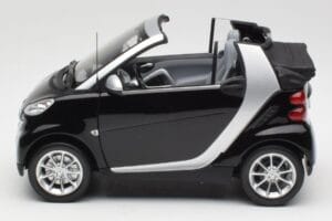 Smart Fortwo Cabrio W451 Black & Silver Minichamps 1:18 Q0022566V001C18Q00 Diecast - image 4 of 8