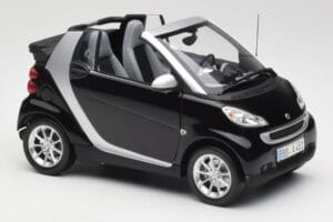 Smart Fortwo Cabrio W451 Black & Silver Minichamps 1:18 Q0022566V001C18Q00 Diecast - image 6 of 8
