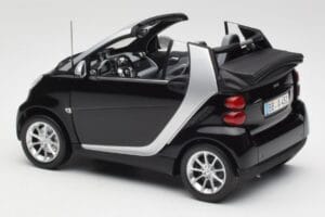 Smart Fortwo Cabrio W451 Black & Silver Minichamps 1:18 Q0022566V001C18Q00 Diecast - image 7 of 8