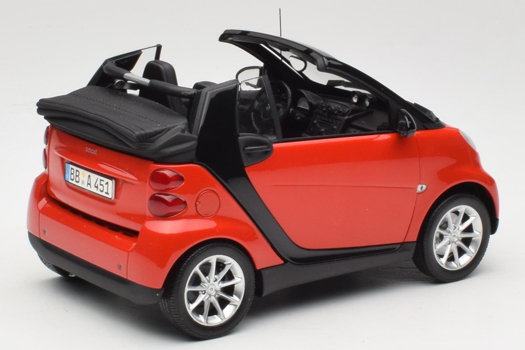 smart cabrio 1/18 ダイキャスト製モデル レッド Minichamps Smart Fortwo Cabrio W451 Red Black 1:18