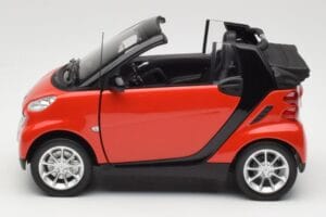 Smart Fortwo W451 Cabrio Red Black Minichamps 1:18 150036333 Diecast - image 4 of 8