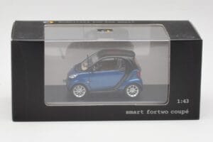 Smart Fortwo Coupe Aqua Blue Metallic & Black Minichamps 1:43 Q0022558V001C77Q00 Diecast - image 4 of 4