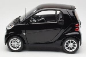Smart Fortwo Coupe W451 Deep Black Minichamps 1:18 Q0022563V001C02Q00 Diecast - image 4 of 8