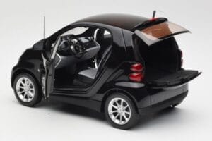 Smart Fortwo Coupe W451 Deep Black Minichamps 1:18 Q0022563V001C02Q00 Diecast - image 5 of 8