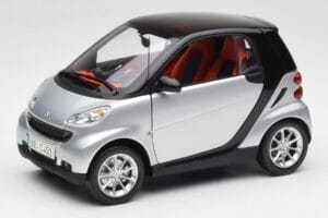 Smart Fortwo Coupe W451 Silver & Black Minichamps 1:18 Q0022528V001C75Q00 Diecast