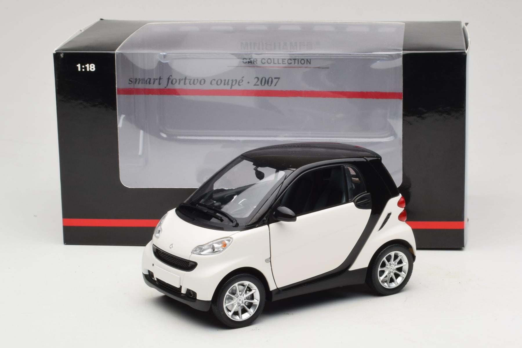 Minichamps Smart Fortwo 451 1:18 White Black
