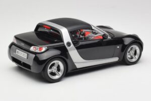 Smart Roadster Black Bburago 1:18 34099-M1 Diecast - image 3 of 8