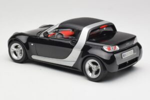 Smart Roadster Black Bburago 1:18 34099-M1 Diecast - image 7 of 8