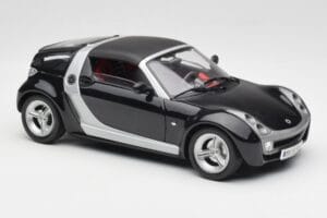 Smart Roadster Dark Blue Bburago 1:18 34917 Diecast - image 6 of 8