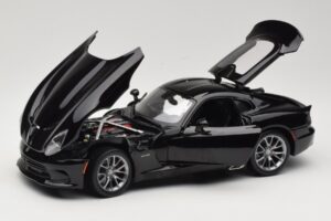 SRT Viper GTS Black Maisto 1:18 31128 Diecast - image 2 of 8
