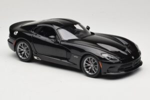 SRT Viper GTS Black Maisto 1:18 31128 Diecast - image 6 of 8