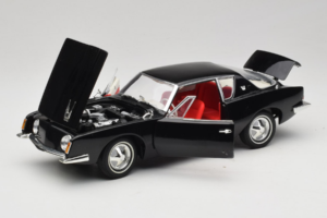 Studebaker Avanti Black Signature Models 1:18 STUDEBAKER001 Diecast - image 2 of 8