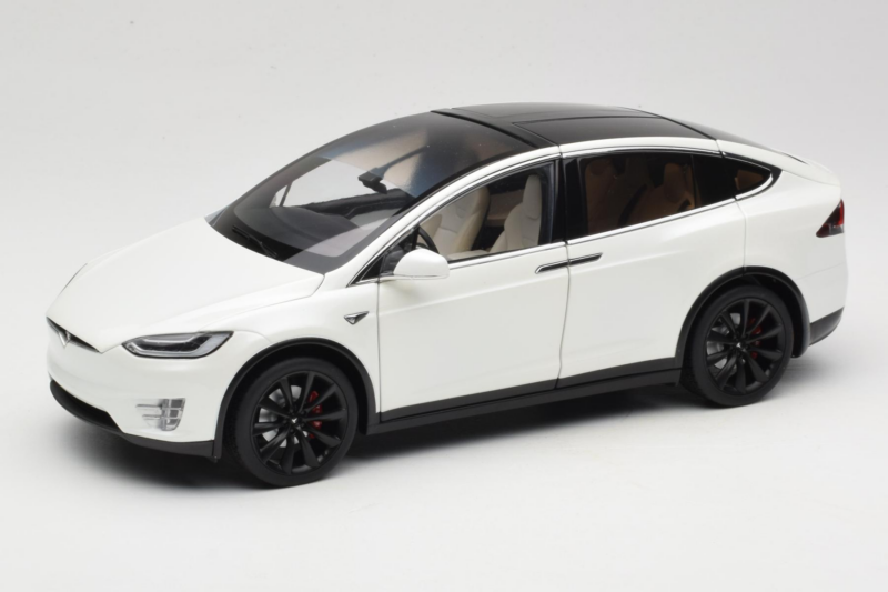 Tesla Model X White OEM 1:18 Tesla Model X White OEM 1:18 TESLA001 Diecast