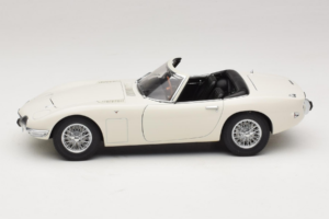 Toyota 2000 GT Cabriolet White James Bond Collection AUTOart 1:18 78731 Diecast - image 4 of 8