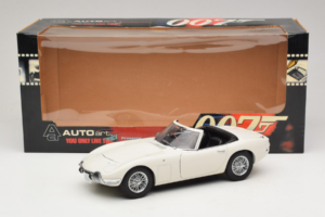 Toyota 2000 GT Cabriolet White James Bond Collection AUTOart 1:18 78731 Diecast - image 8 of 8