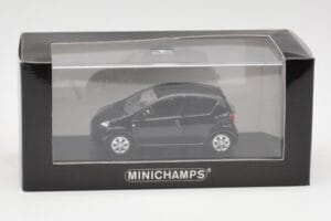 Toyota Aygo AB10 Black Minichamps 1:43 400166401 Diecast - image 4 of 4