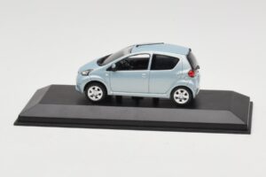 Toyota Aygo Light Blue Metallic Minichamps 1:43 TOYOTA012 Diecast