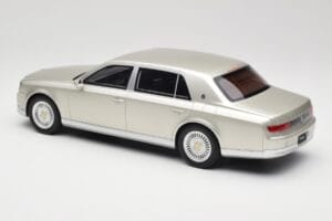 Toyota Century Silver Metallic Kyosho 1:18 KSR18036S Diecast - image 5 of 6
