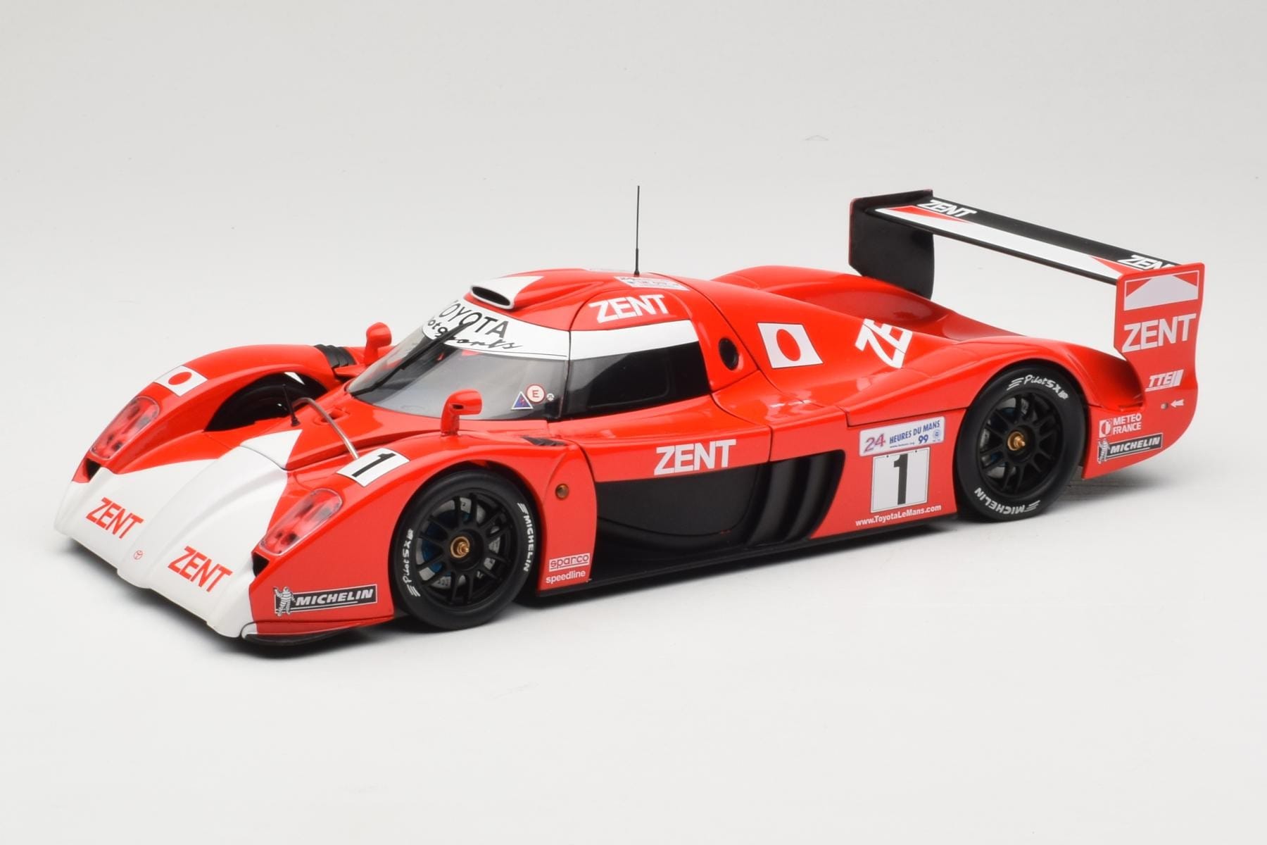 Toyota GT-One TS020 GT1 #1 M. Brundle / E. Collard / V. Sospiri 24