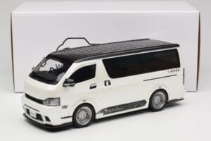Toyota Hiace Super GL Pearl White Otto 1:18 OT1136 Resin - image 6 of 6