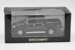 Toyota Hilux Black Minichamps 1:43 400166662 Diecast - image 4 of 4