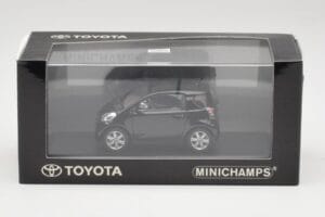 Toyota iQ Black Mica Minichamps 1:43 403166803 Diecast - image 4 of 4