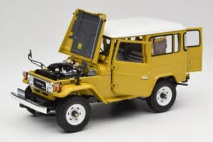 Toyota Land Cruiser FJ40 Mustard Yellow Kyosho 1:18 08971Y Diecast - image 2 of 8