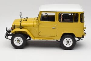 Toyota Land Cruiser FJ40 Mustard Yellow Kyosho 1:18 08971Y Diecast - image 4 of 8
