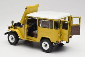Toyota Land Cruiser FJ40 Mustard Yellow Kyosho 1:18 08971Y Diecast - image 5 of 8