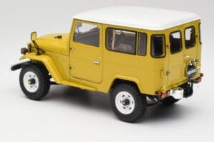 Toyota Land Cruiser FJ40 Mustard Yellow Kyosho 1:18 08971Y Diecast - image 7 of 8