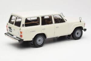 Toyota Land Cruiser J60 White Kyosho 1:18 08956W Diecast - image 3 of 8