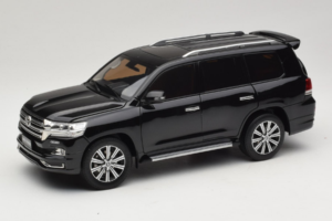 Toyota Land Cruiser LC200 Black Kengfai 1:18 KF024-13 Diecast