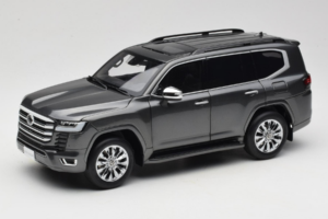 Toyota Land Cruiser LC300 ZX Grey LCD 1:18 LCD18013-ZX-GR Diecast