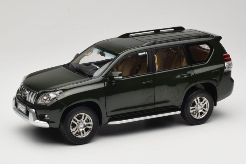 Toyota Land Cruiser Prado J150 Green Paudi Model 1:18 Toyota Land Cruiser Prado J150 Green Paudi Model 1:18 623132-GR Diecast