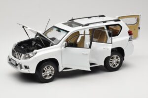 Toyota Land Cruiser Prado J150 White Paudi Model 1:18 623132-WH Diecast - image 2 of 8