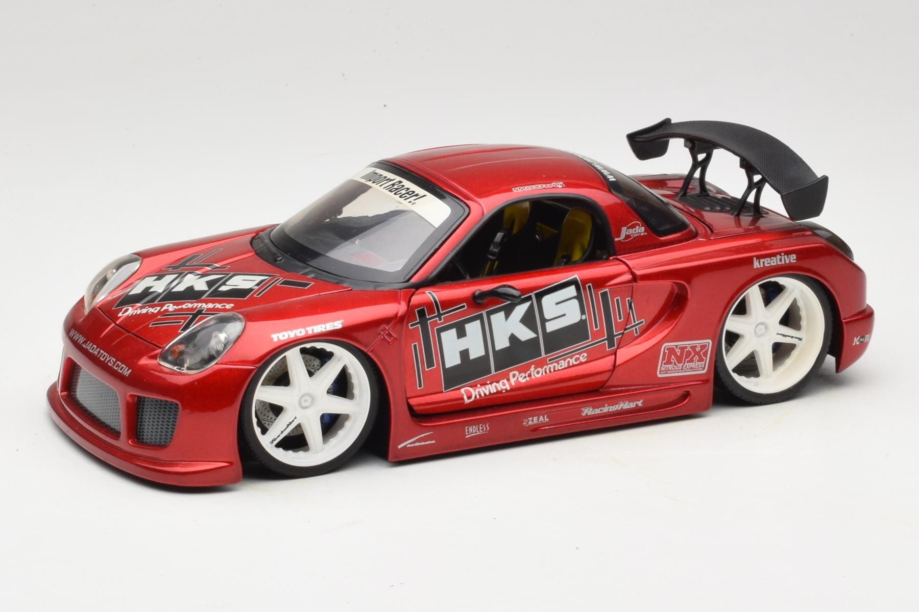 アンジェラとサティとティリカとエリザベス　TOP8プロモ Jada Toyota MR2 Spyder ZZW30 1:18 Tuned Diecast Red