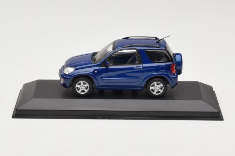 Toyota RAV4 Dark Blue Grey Interior Minichamps 1:43 Toyota RAV4 Dark Blue Grey Interior Minichamps 1:43 433166004 Diecast