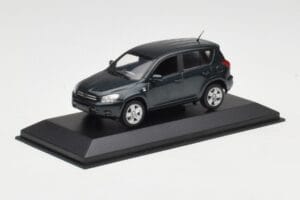 Toyota RAV4 XA20 Green Minichamps 1:43 TOYOTA008 Diecast - image 2 of 4