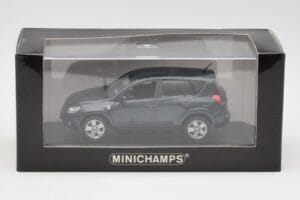 Toyota RAV4 XA20 Green Minichamps 1:43 TOYOTA008 Diecast - image 4 of 4