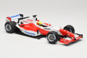 Toyota TF105 #17 R. Schumacher Panasonic Toyota Racing Showcar 2005 Minichamps 1:18 100050087 Diecast - image 4 of 7