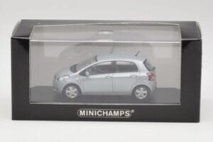 Toyota Yaris Mk2 Glacier Blue Minichamps 1:43 TOYOTA001 Diecast - image 4 of 4